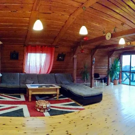 Usadba Bbq 7км от минска с видом на озеро Chalet Minsk